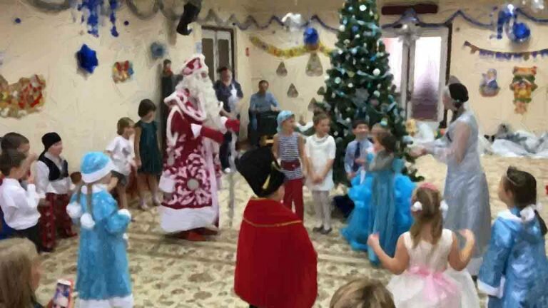 Сценарий новогоднего утренника в подготовительной группе Сценарий новогоднего утренника в подготовительной группе